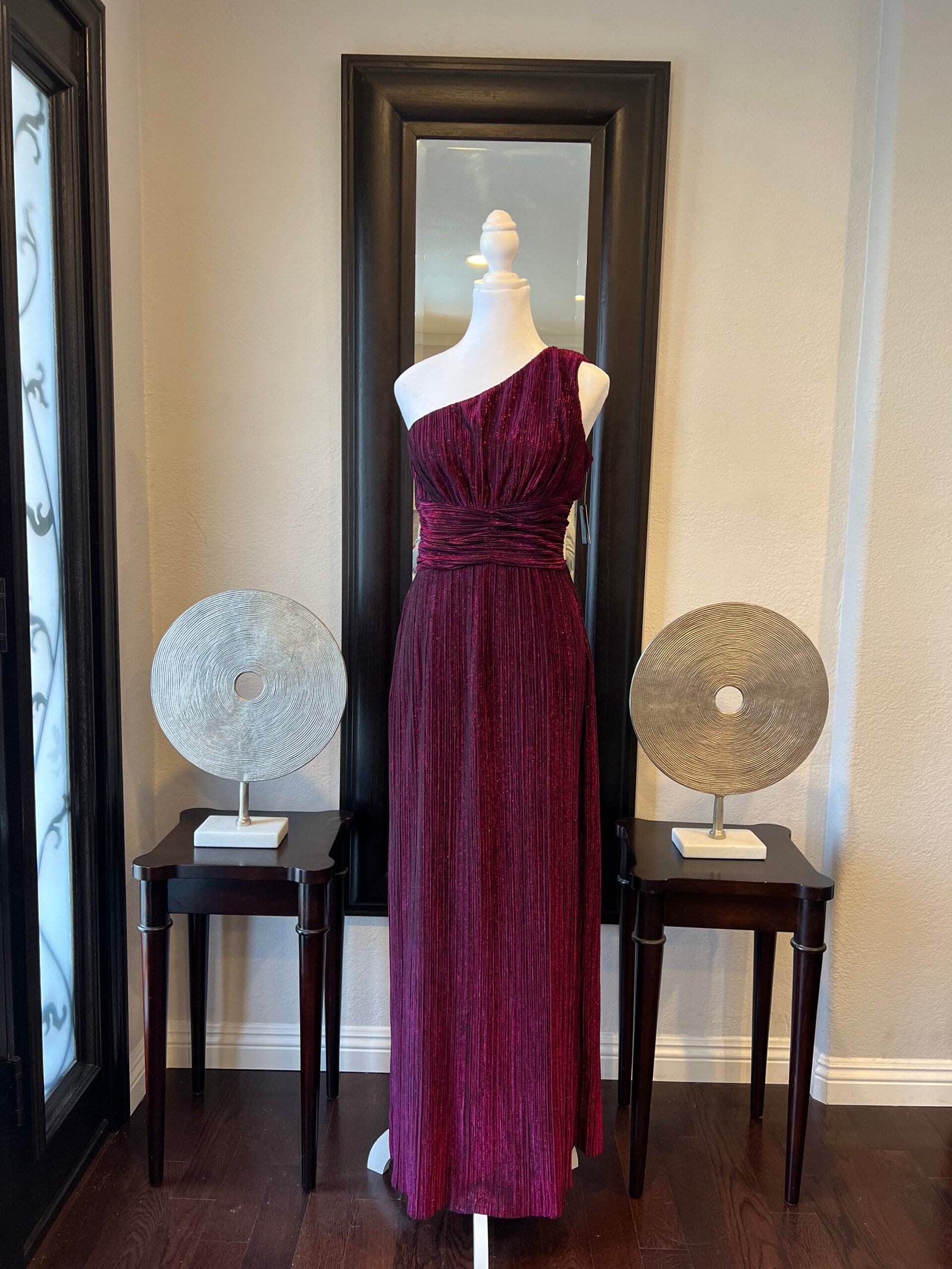 Off Shoulder Wine Red Sleeveless Long Party Dress By Taylor Size 6 $44.99