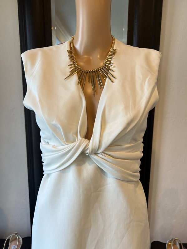 Elegant sleeveless off white dress By Zara Size Small