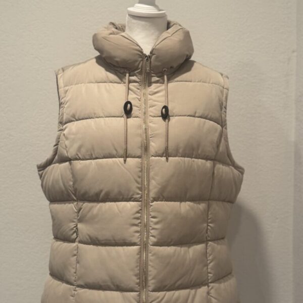 Calvin_Klein_Puffer_Light-Weight_Zip-Up_Vest_-_Color_Vanilla;_Size_XL Calvin Klein Puffer Light-Weight Zip-Up Vest With Two Side Pockets