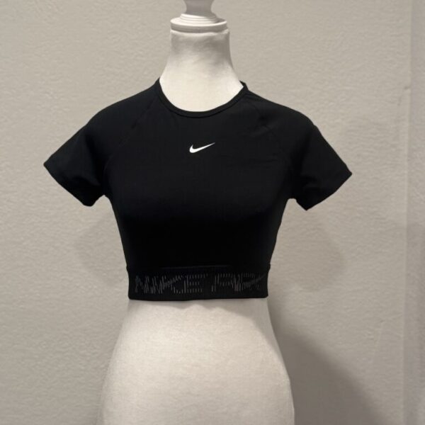 Nike Pro Women’s Dri-Fit Training Round Neck Tight Fit Cropped Shirt